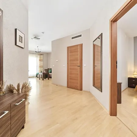 Krawiecka By Renters アパート