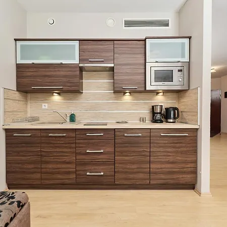 Krawiecka By Renters Apartment