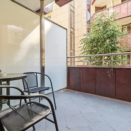 Krawiecka By Renters Apartment *