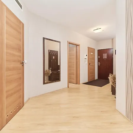 Krawiecka By Renters アパート *