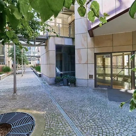 Krawiecka By Renters Apartment